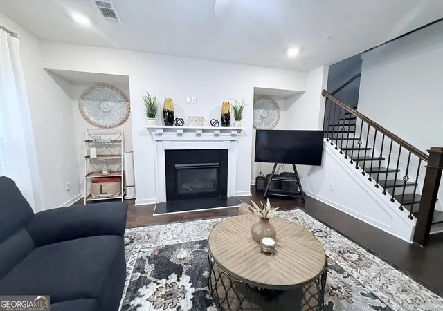 Photo 2 of Townhouse for sale at 3725 Gardenwick Rd, Powder Springs, GA 30127 | MLS# 10815250 | Listing updated on 2026-10-06