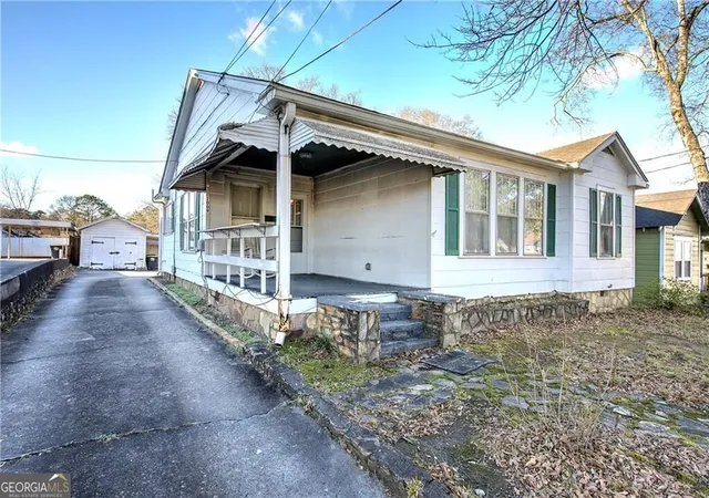 Photo 2 of Single family home for sale at 2009 Broad St, Rome, GA 30161 | MLS# 10819551 | Listing updated on 2026-10-04