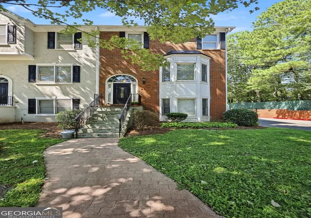 Listing Photo 3 - Condo for sale in building located at 260 Manning Rd SW, Marietta, GA 30064 - Unit #63