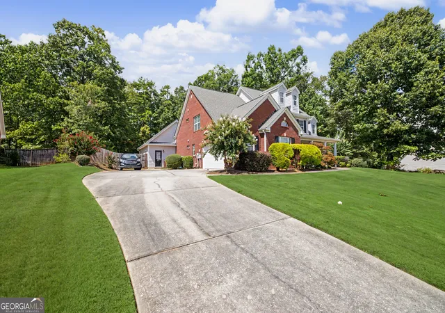 Photo 2 of Single family home for sale at 240 Glade Knoll Trl, Fayetteville, GA 30215 | MLS# 10844061 | Listing updated on 2026-09-12