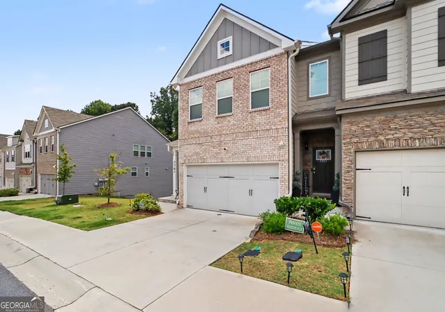 Photo 2 of Townhouse for sale at 7707 Baron Rd, Fairburn, GA 30213 | MLS# 10835418 | Listing updated on 2026-09-15
