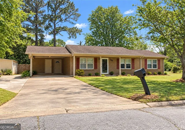 Multi family home for sale at 107 Princeton Rd, Warner Robins, GA 31093 | MLS# 10851007