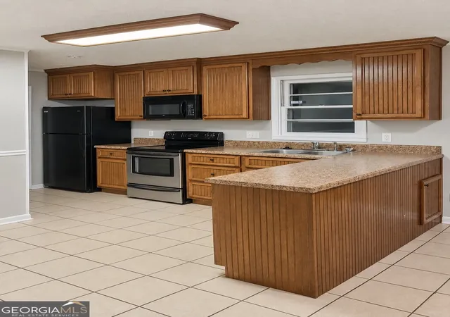 Photo 4 of Multi family home for sale at 107 Princeton Rd, Warner Robins, GA 31093 | MLS# 10851007 | Listing updated on 2026-09-26