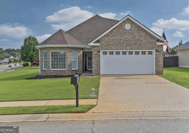 Photo 1 of Single family home for sale at 406 Sundowner Dr, Bonaire, GA 31005 | MLS# 10843764 | Listing updated on 2026-09-11