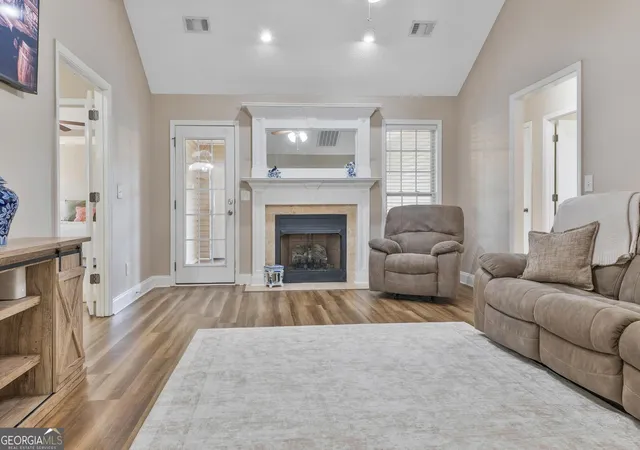 Photo 2 of Single family home for sale at 406 Sundowner Dr, Bonaire, GA 31005 | MLS# 10843764 | Listing updated on 2026-09-11