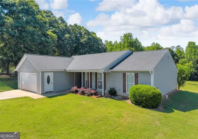 Photo 2 of Single family home for sale at 163 Ridgeland Dr, Maysville, GA 30558 | MLS# 10835463 | Listing updated on 2026-09-25