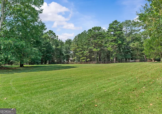 Photo 3 of Single family home for sale at 175 Williamsburg Ln, Athens, GA 30605 | MLS# 10850520 | Listing updated on 2026-10-05