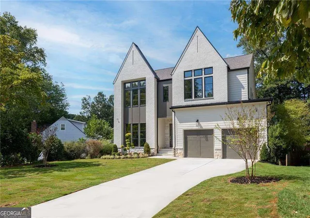 Photo 3 of Single family home for sale at 3465 Hildon Cir, Atlanta, GA 30341 | MLS# 10838706 | Listing updated on 2026-09-23