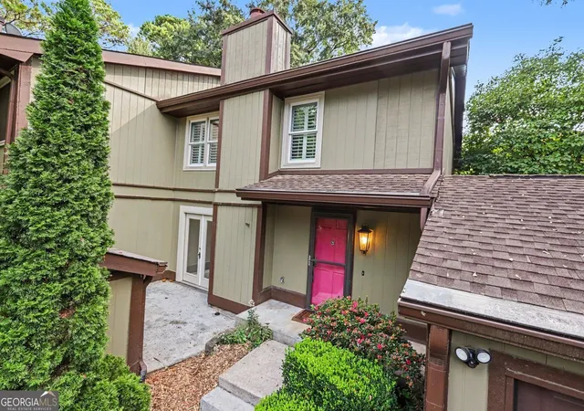 Photo 3 of Townhouse for sale at 2752 Meadow Mere E, Atlanta, GA 30341 | MLS# 10840379 | Listing updated on 2026-10-06