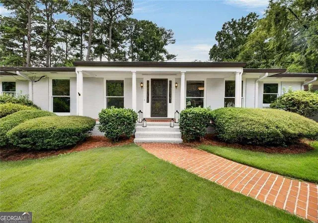 Photo 2 of Sale Pending at 3199 Wynn Dr, Avondale Estates, GA 30002 | MLS# 10840113 | Listing updated on 2026-09-30