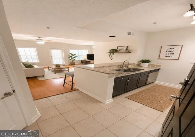 Photo 4 of Condo for sale at 1250 Parkwood Cir SE #1305, Atlanta, GA 30339 | MLS# 10837762 | Listing updated on 2026-09-15