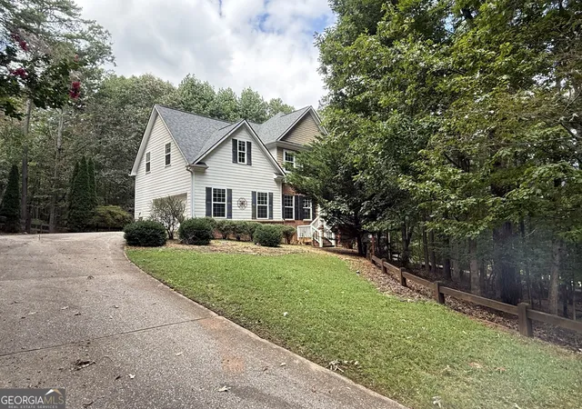 Photo 2 of Single family home for sale at 592 Crooked Crk Dr, Dahlonega, GA 30533 | MLS# 10843245 | Listing updated on 2026-09-10