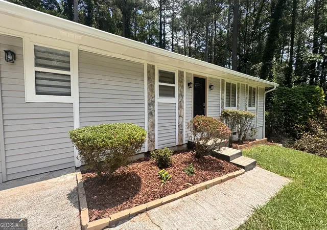 Photo 2 of Single family home for sale at 4091 Big Valley Trl, Stone Mountain, GA 30083 | MLS# 10797529 | Listing updated on 2026-09-05