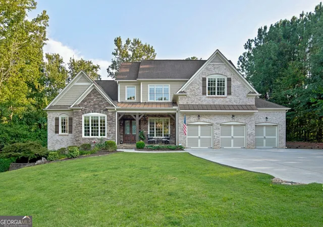 Photo 3 of Mansion for sale at 160 Chaffin Rd, Roswell, GA 30075 | MLS# 10840298 | Listing updated on 2026-10-08
