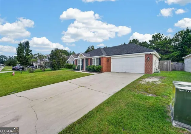 Photo 3 of Single family home for sale at 30 Bostwick Dr, Pooler, GA 31322 | MLS# 10852232 | Listing updated on 2026-10-08