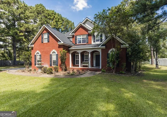 Photo 3 of Sale Pending at 136 Hidden Lakes Dr, Gray, GA 31032 | MLS# 10845021 | Listing updated on 2026-09-24