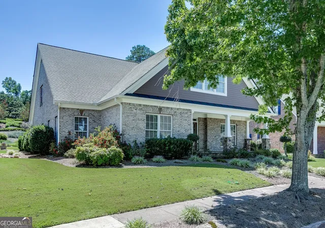 Photo 3 of Single family home for sale at 2727 Bearcreek Pl, Buford, GA 30519 | MLS# 10848189 | Listing updated on 2026-09-19
