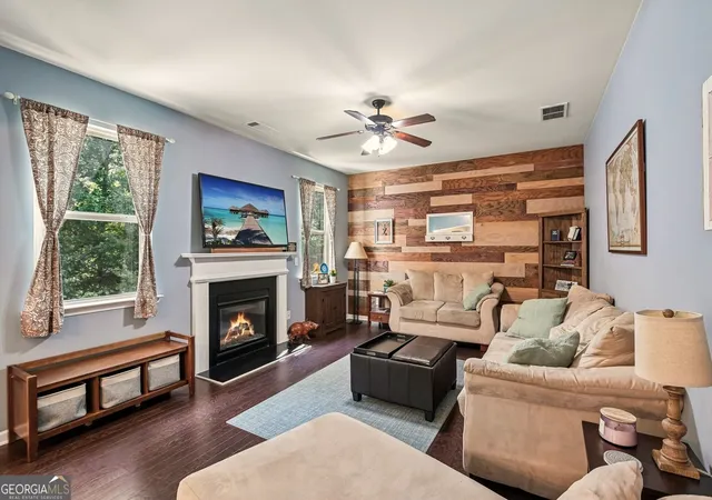 Photo 4 of Single family home for sale at 350 Parc Xing, Acworth, GA 30102 | MLS# 10847422 | Listing updated on 2026-10-10