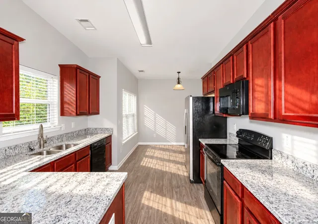 Photo 4 of Single family home for sale at 19 Black Diamond Dr, Fairburn, GA 30213 | MLS# 10876916 | Listing updated on 2026-10-26