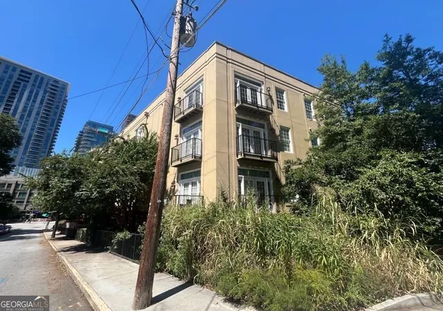 Listing Photo 5 - Condo for sale in building located at 1029 Piedmont Ave Ne, Atlanta, GA 30309 - Unit #APT 202