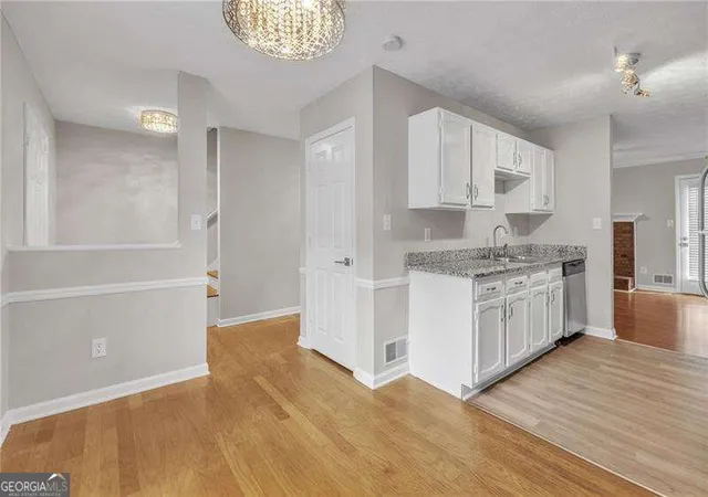 Photo 3 of Townhouse for sale at 1002 Westfield Tr SE, Smyrna, GA 30082 | MLS# 10852707 | Listing updated on 2026-10-08