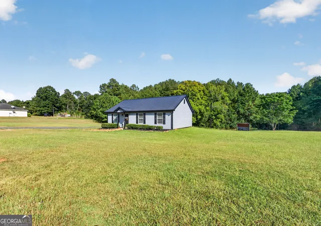 Photo 3 of Single family home for sale at 1300 Hill St, Comer, GA 30629 | MLS# 10821788 | Listing updated on 2026-09-10
