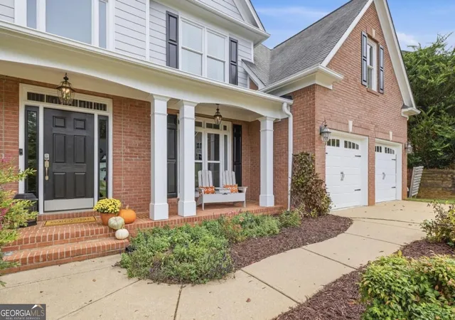 Photo 3 of Single family home for sale at 5425 Avonshire Ln, Cumming, GA 30040 | MLS# 10852501 | Listing updated on 2026-10-08