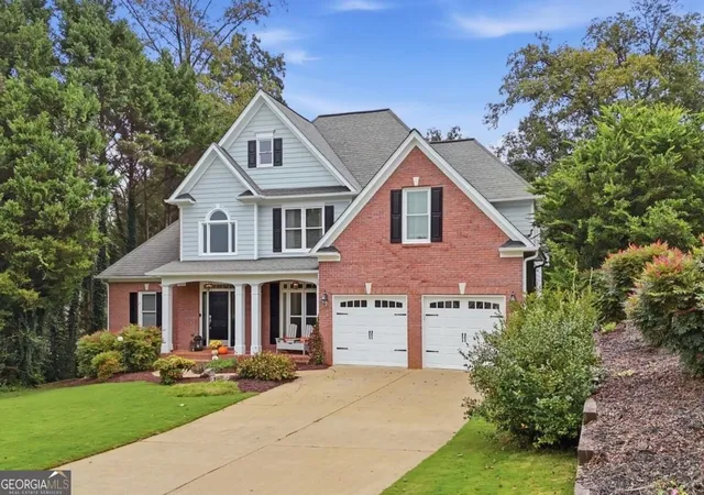 Photo 3 of Single family home for sale at 5425 Avonshire Ln, Cumming, GA 30040 | MLS# 10852501 | Listing updated on 2026-10-08