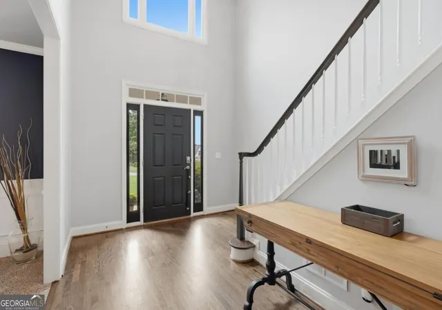 Photo 4 of Single family home for sale at 5425 Avonshire Ln, Cumming, GA 30040 | MLS# 10852501 | Listing updated on 2026-10-08