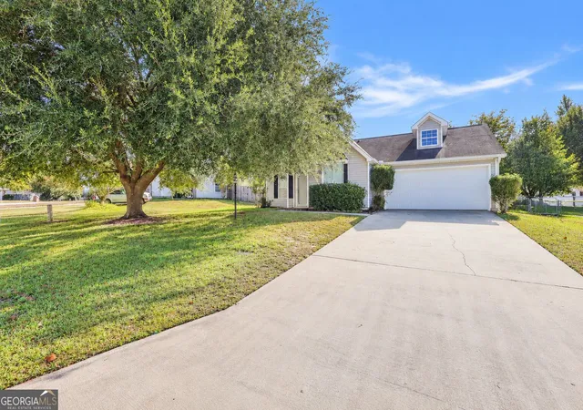 Photo 1 of Single family home for sale at 713 Gateway Dr, Bonaire, GA 31005 | MLS# 10880462 | Listing updated on 2026-10-28