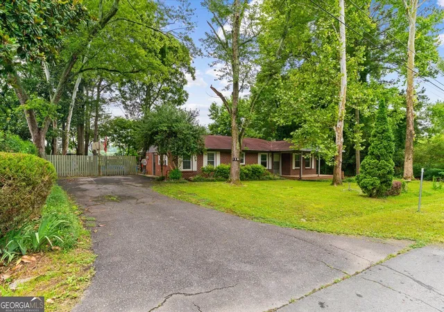 Photo 3 of Single family home for sale at 156 Nw Parker Rd, Calhoun, GA 30701 | MLS# 10846184 | Listing updated on 2026-09-30