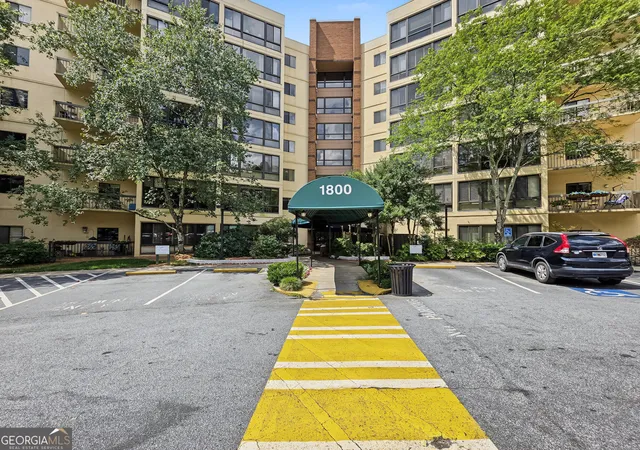 Photo 3 of Condo for sale at 1800 Clairmont Lk #A525, Decatur, GA 30033 | MLS# 10839952 | Listing updated on 2026-09-18