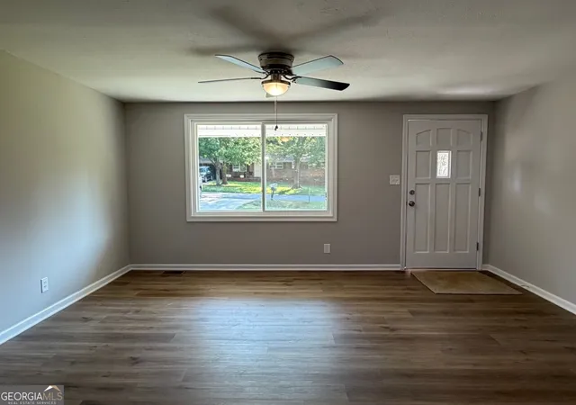 Photo 3 of Single family home for sale at 65 W Meadowcliff Cir, Carrollton, GA 30116 | MLS# 10838533 | Listing updated on 2026-10-16