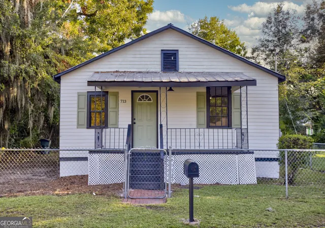 Photo 1 of Single family home for sale at 713 Atlanta St, Savannah, GA 31405 | MLS# 10840948 | Listing updated on 2026-09-06