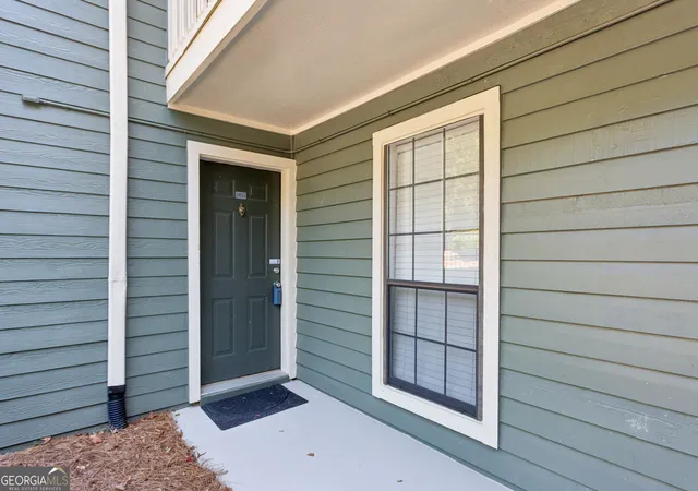 Photo 2 of Condo for sale at 2832 Vinings Central Dr SE #143, Atlanta, GA 30339 | MLS# 10843628 | Listing updated on 2026-09-10