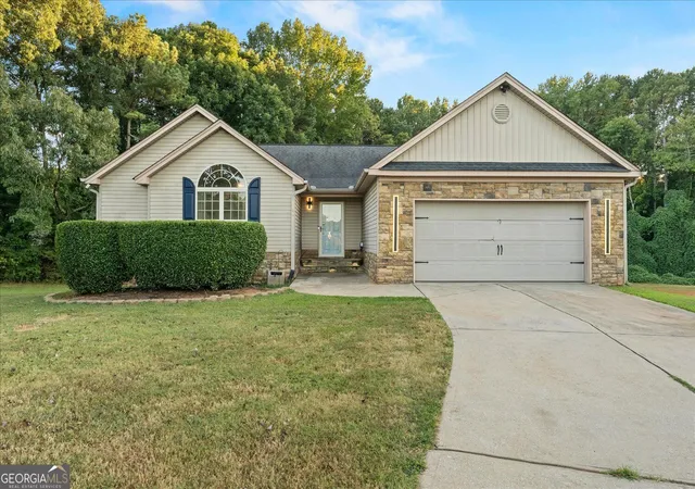 Photo 1 of Single family home for sale at 40 Hannah Hts Way, Hull, GA 30646 | MLS# 10851186 | Listing updated on 2026-10-06