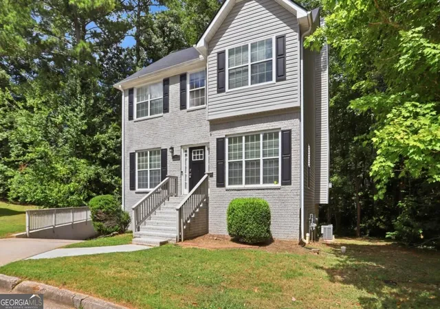 Photo 2 of Single family home for sale at 7144 Stonebrook Cir, Lithonia, GA 30058 | MLS# 10844363 | Listing updated on 2026-09-25