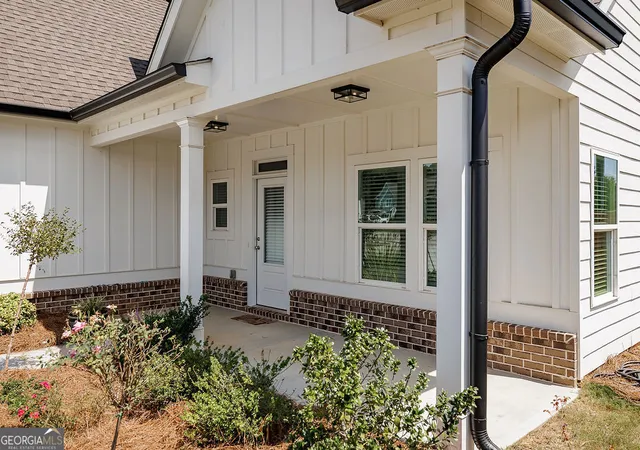 Photo 2 of Single family home for sale at 15 Richmond Dr, Statham, GA 30666 | MLS# 10840832 | Listing updated on 2026-09-08