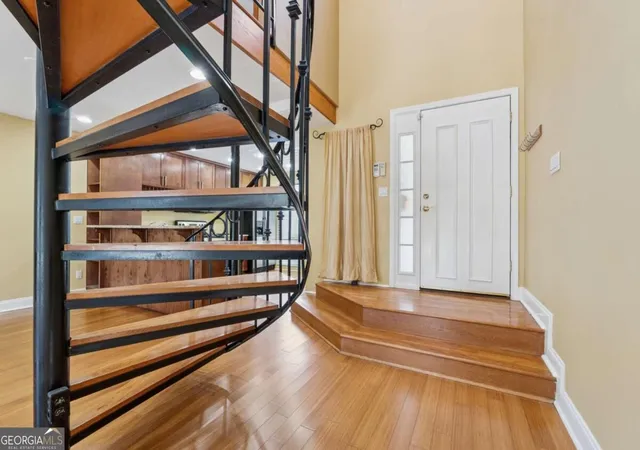 Photo 4 of Condo for sale at 1023 Riverbend Clb Dr SE #23, Atlanta, GA 30339 | MLS# 10849859 | Listing updated on 2026-10-04