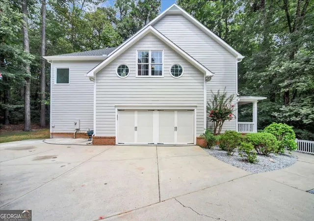 Photo 4 of Single family home for sale at 453 Cooper Woods Ct SE, Smyrna, GA 30082 | MLS# 10839320 | Listing updated on 2026-09-17