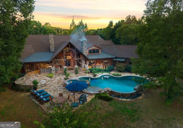 Photo 1 of Mansion for sale at 1524 Blacks Blf Rd Sw, Rome, GA 30161 | MLS# 10845765 | Listing updated on 2026-09-28