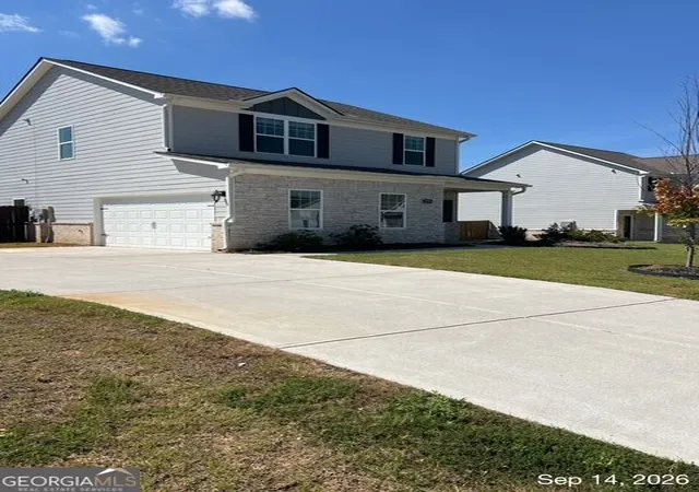 Photo 3 of Single family home for sale at 579 Meadows Farm Dr, Monroe, GA 30655 | MLS# 10850940 | Listing updated on 2026-10-06