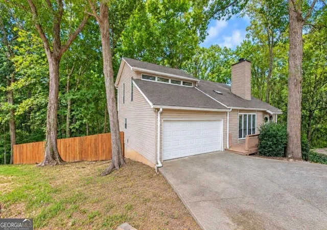 Photo 2 of Single family home for sale at 638 Green Valley Dr Se, Smyrna, GA 30082 | MLS# 10850183 | Listing updated on 2026-10-05