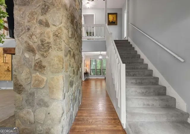 Photo 3 of Single family home for sale at 638 Green Valley Dr Se, Smyrna, GA 30082 | MLS# 10850183 | Listing updated on 2026-10-05