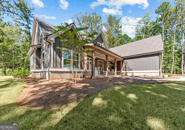 Photo 2 of Single family home for sale at 1011 Peachtree Ct, Greensboro, GA 30642 | MLS# 10849619 | Listing updated on 2026-10-03