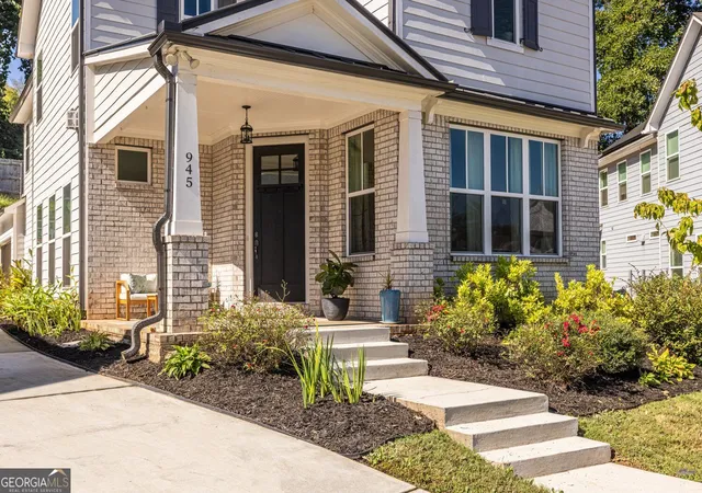 Photo 3 of Single family home for sale at 945 Rittenhouse Way Se, Atlanta, GA 30316 | MLS# 10851789 | Listing updated on 2026-10-17