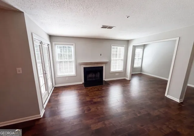 Listing Photo 1 - Condo for sale in building located at 2090 River Hts Walk SE, Marietta, GA 30067
