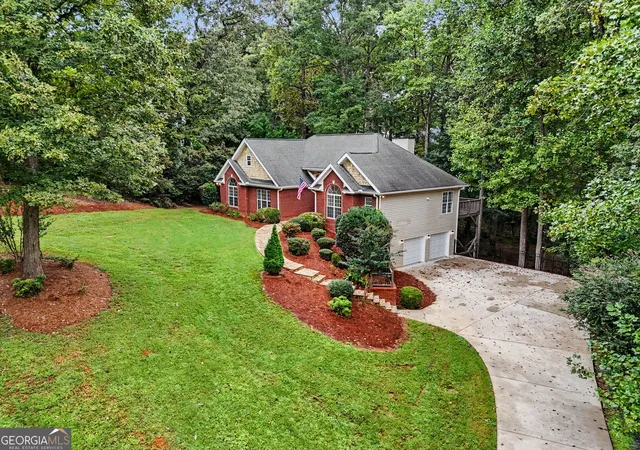 Photo 2 of Single family home for sale at 174 Tusquittee Trl, Cornelia, GA 30531 | MLS# 10853660 | Listing updated on 2026-10-09