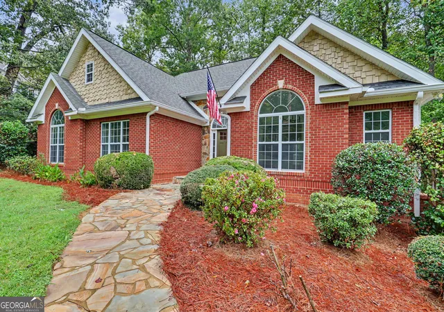 Photo 4 of Single family home for sale at 174 Tusquittee Trl, Cornelia, GA 30531 | MLS# 10853660 | Listing updated on 2026-10-09