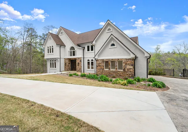 Photo 3 of Mansion for sale at 845 Cold Harbor Dr, Roswell, GA 30075 | MLS# 10849720 | Listing updated on 2026-10-03
